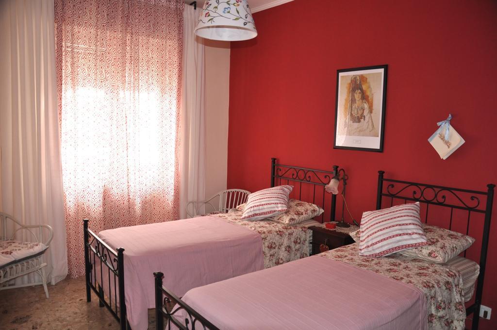 Apartment Montebello Parma Kamer foto